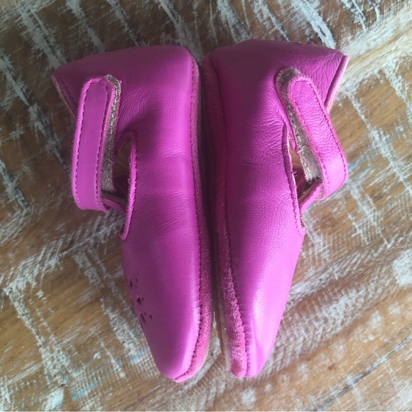 Easy Peasy Lillyp Velcro leather Mary Jane soft soled shoes in “fushia” - Picture 3 of 12